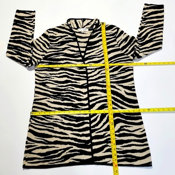 Evan-Picone Zebra Print Open Front Knit Cardigan Women's (L) - Picture 8 of 9